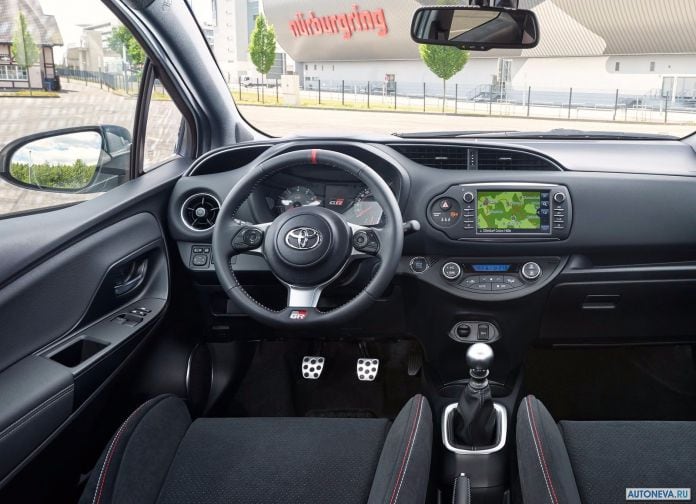 2018 Toyota Yaris GRMN - фотография 24 из 31