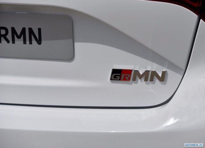 2018 Toyota Yaris GRMN - фотография 27 из 31