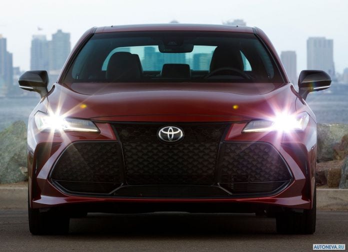 2019 Toyota Avalon - фотография 35 из 173