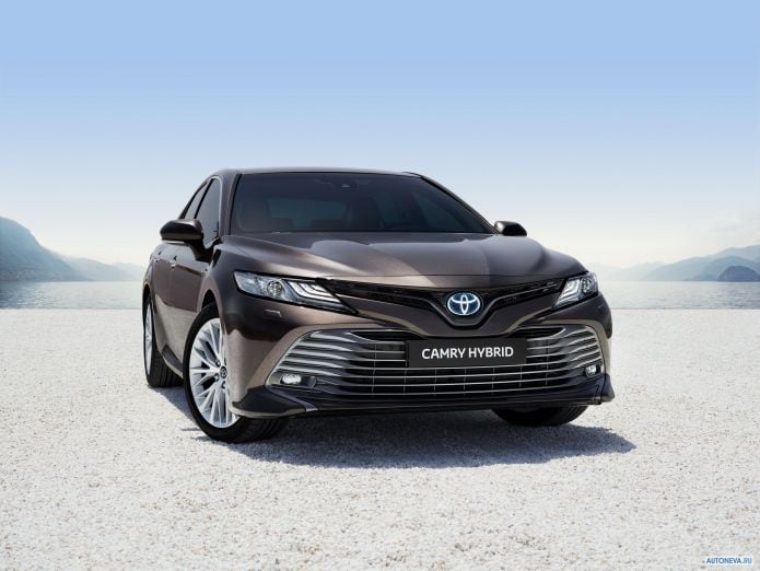 2019 Toyota Camry Hybrid EU - фотография 2 из 40