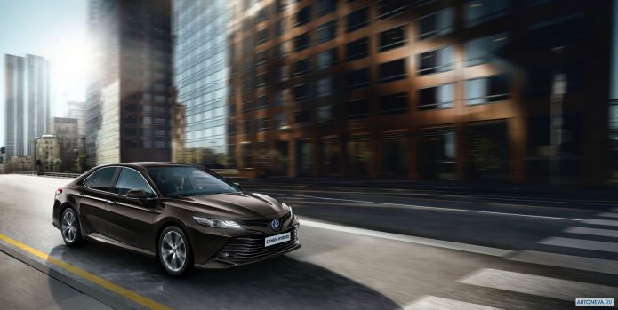2019 Toyota Camry Hybrid EU - фотография 9 из 40