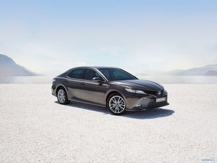 2019 Toyota Camry Hybrid EU - фотография 10 из 40
