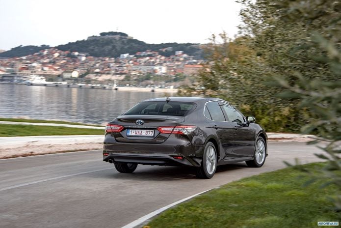 2019 Toyota Camry Hybrid EU - фотография 22 из 40