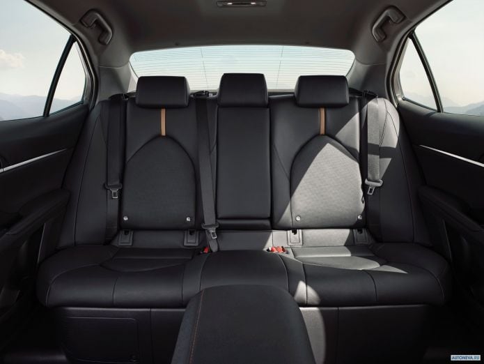 2019 Toyota Camry Hybrid EU - фотография 29 из 40