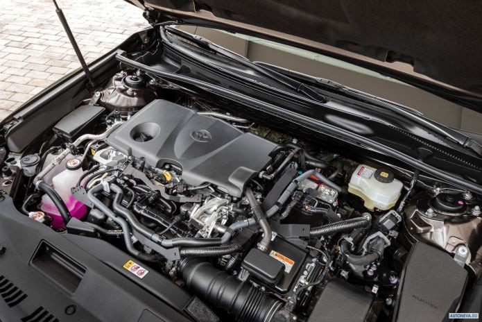 2019 Toyota Camry Hybrid EU - фотография 35 из 40