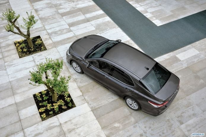 2019 Toyota Camry Hybrid EU - фотография 37 из 40