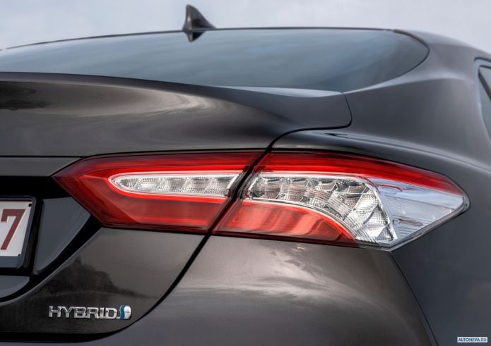 2019 Toyota Camry Hybrid EU - фотография 39 из 40