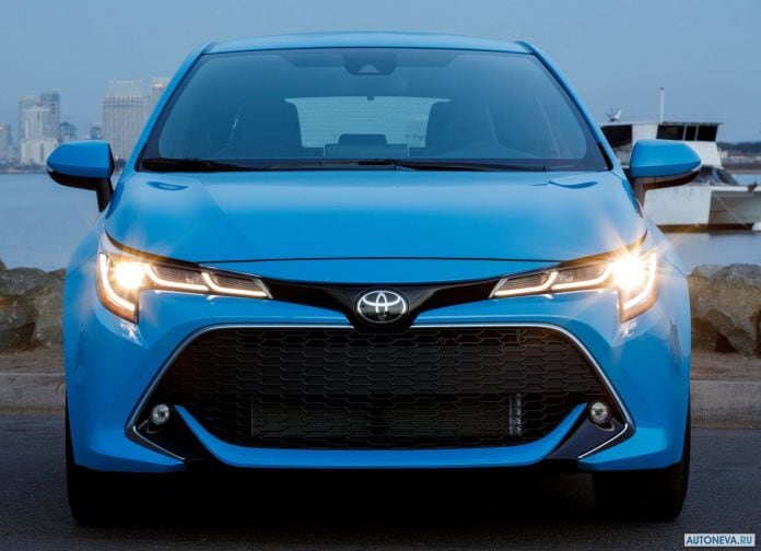 2019 Toyota Corolla Hatchback - фотография 32 из 110