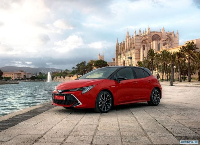 2019 Toyota Corolla Hatchback EU version - фотография 5 из 92