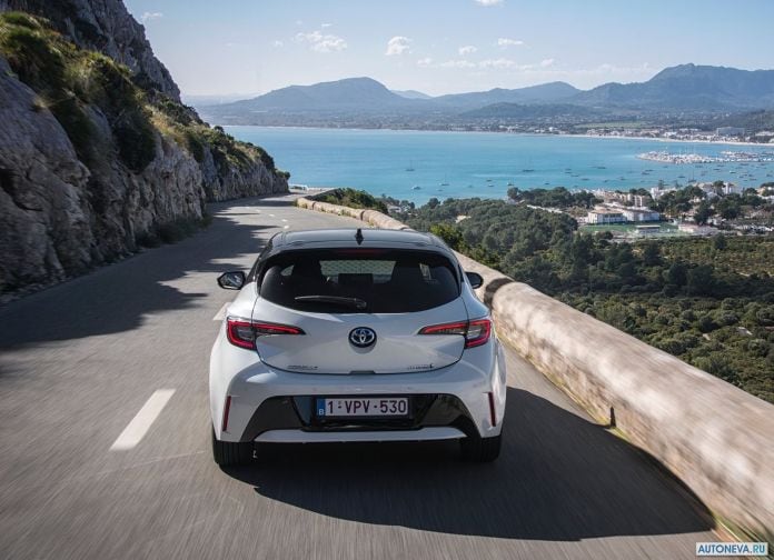 2019 Toyota Corolla Hatchback EU version - фотография 54 из 92