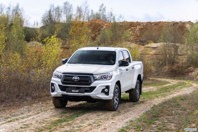 2019 Toyota Hilux Special Edition Double Cab - фотография 1 из 40