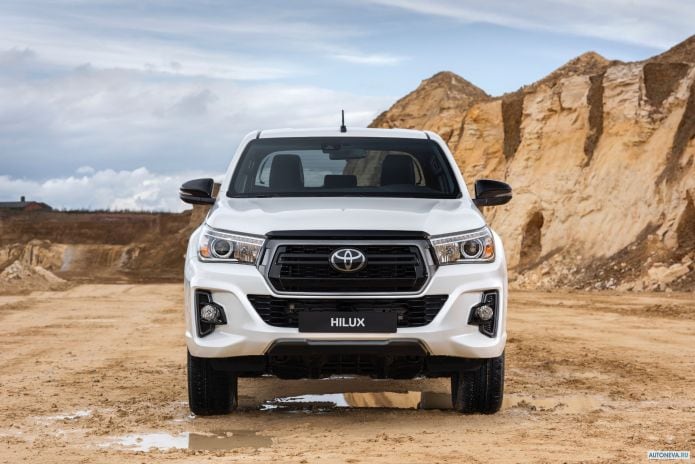 2019 Toyota Hilux Special Edition Double Cab - фотография 4 из 40