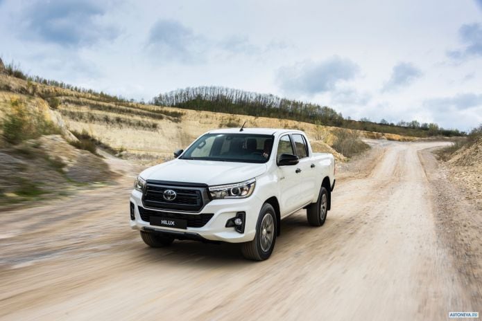 2019 Toyota Hilux Special Edition Double Cab - фотография 7 из 40