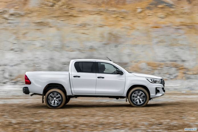 2019 Toyota Hilux Special Edition Double Cab - фотография 19 из 40