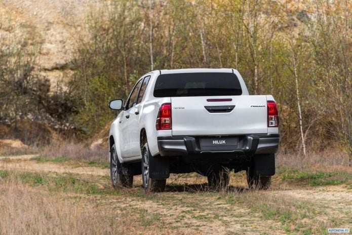 2019 Toyota Hilux Special Edition Double Cab - фотография 24 из 40