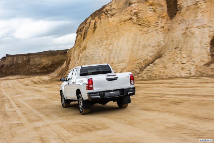 2019 Toyota Hilux Special Edition Double Cab - фотография 28 из 40