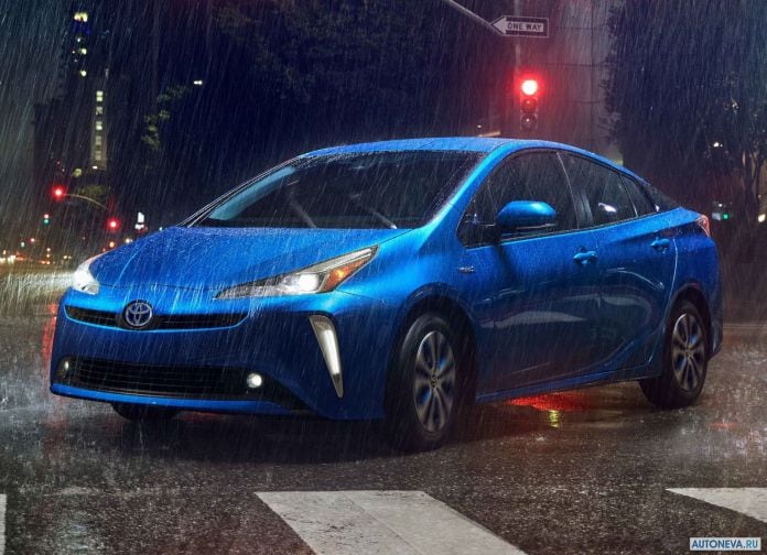 2019 Toyota Prius - фотография 3 из 11