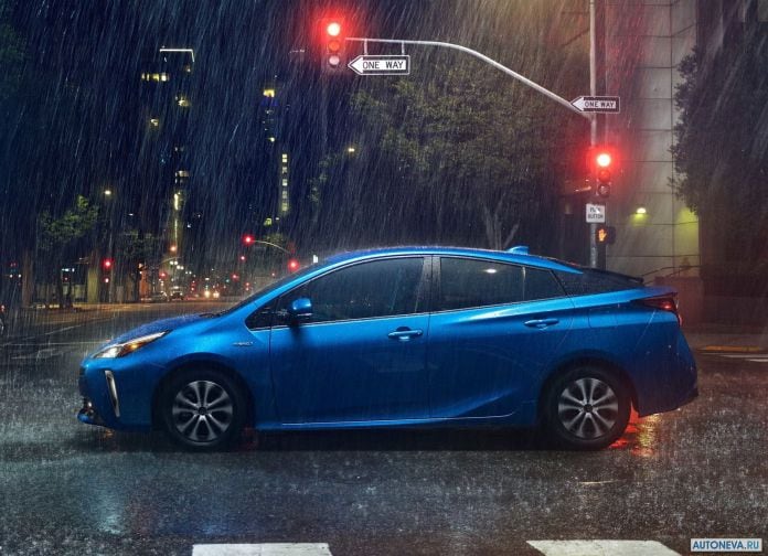 2019 Toyota Prius - фотография 4 из 11