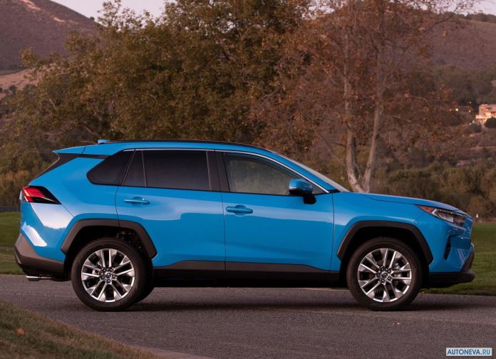 2019 Toyota RAV4 - фотография 25 из 108