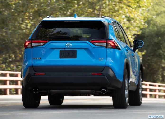2019 Toyota RAV4 - фотография 31 из 108