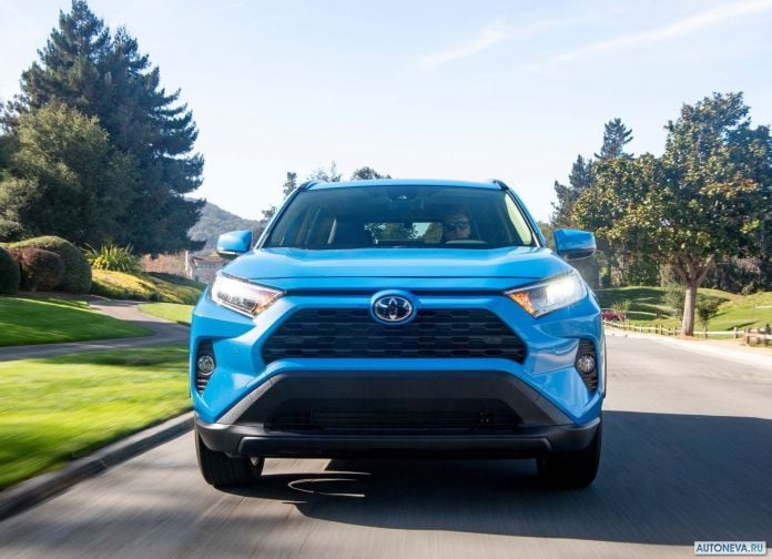 2019 Toyota RAV4 - фотография 40 из 108