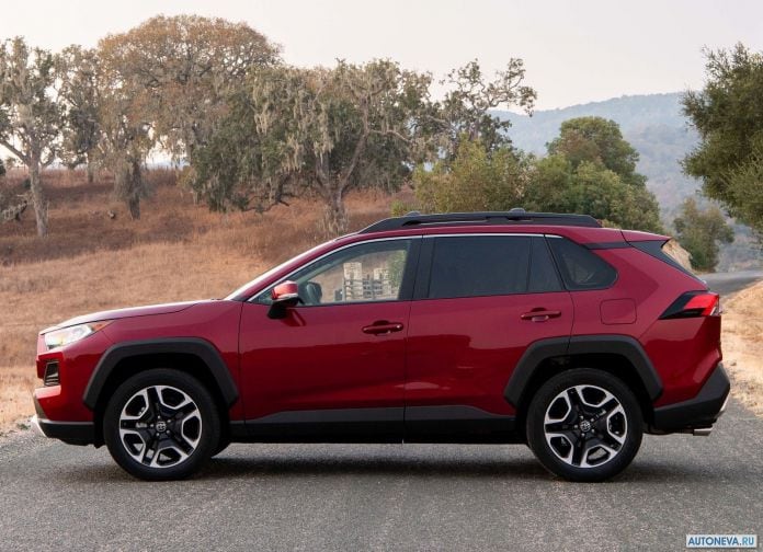 2019 Toyota RAV4 Adventure - фотография 36 из 173
