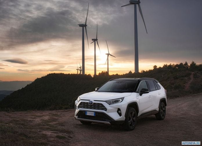 2019 Toyota RAV4 Hybrid EU-version - фотография 8 из 153