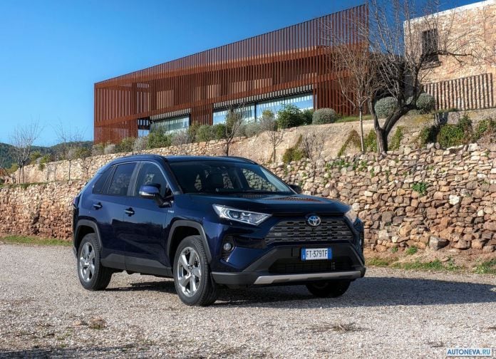 2019 Toyota RAV4 Hybrid EU-version - фотография 10 из 153