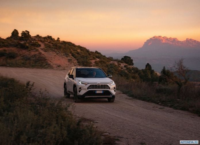2019 Toyota RAV4 Hybrid EU-version - фотография 37 из 153