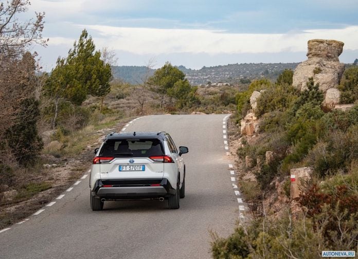 2019 Toyota RAV4 Hybrid EU-version - фотография 87 из 153