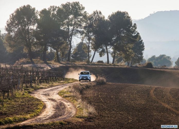 2019 Toyota RAV4 Hybrid EU-version - фотография 99 из 153