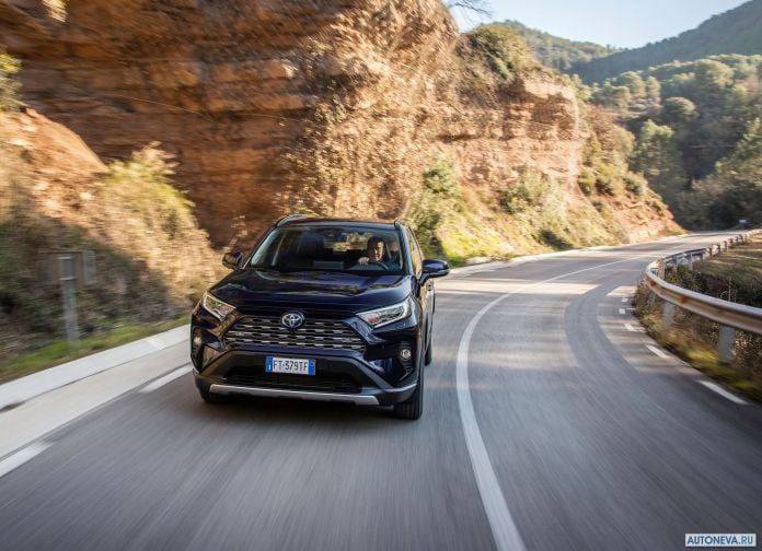 2019 Toyota RAV4 Hybrid EU-version - фотография 104 из 153