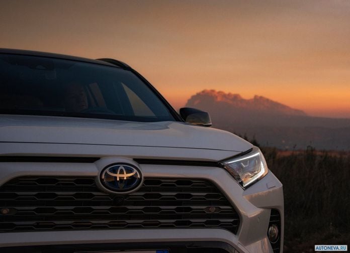 2019 Toyota RAV4 Hybrid EU-version - фотография 136 из 153
