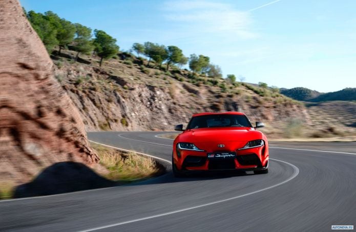 2020 Toyota Supra GR - фотография 4 из 40