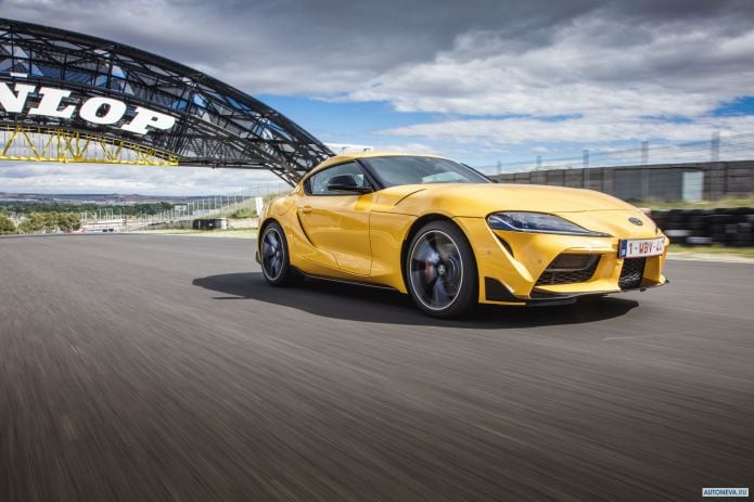 2020 Toyota Supra GR - фотография 11 из 40