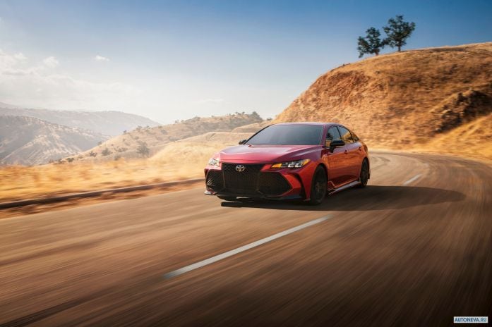 2020 Toyota Avalon TRD - фотография 1 из 10