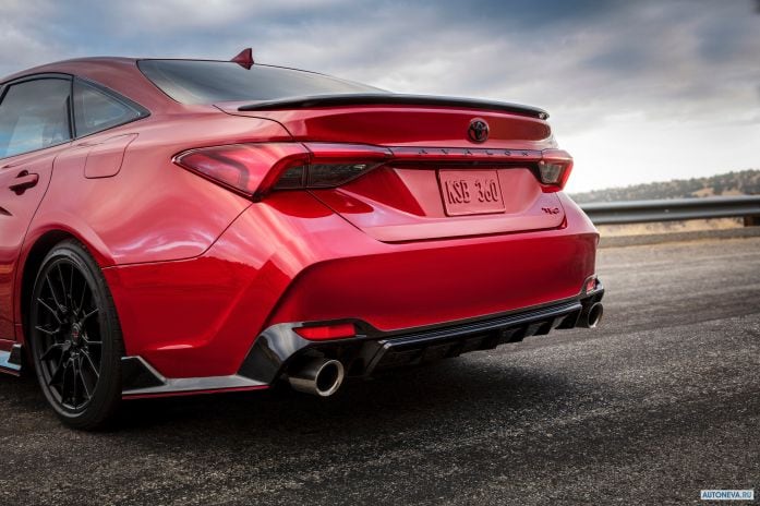2020 Toyota Avalon TRD - фотография 10 из 10
