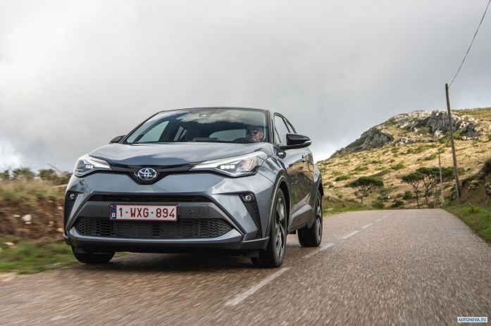 2020 Toyota C-HR Hybrid - фотография 5 из 40