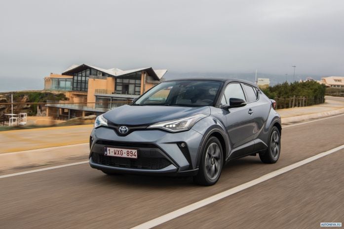 2020 Toyota C-HR Hybrid - фотография 9 из 40