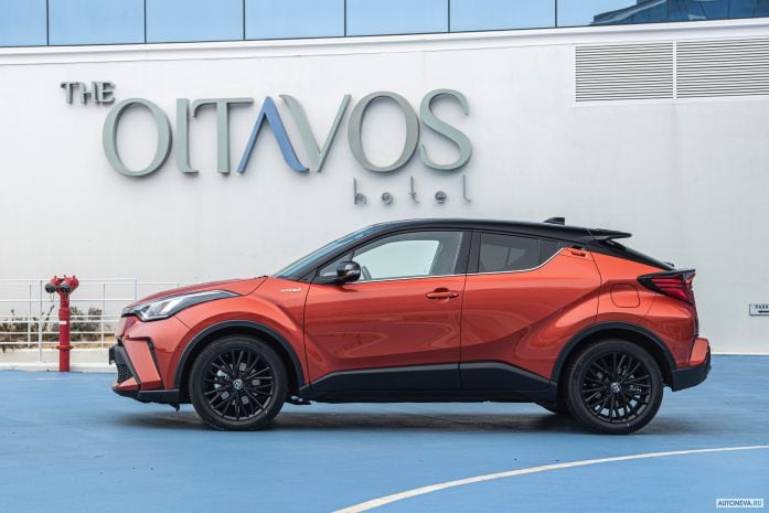 2020 Toyota C-HR Hybrid - фотография 14 из 40
