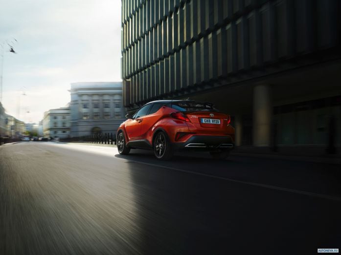 2020 Toyota C-HR Hybrid - фотография 19 из 40