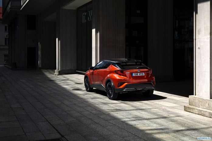 2020 Toyota C-HR Hybrid - фотография 25 из 40