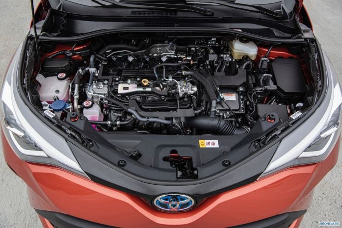 2020 Toyota C-HR Hybrid - фотография 36 из 40
