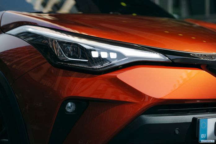 2020 Toyota C-HR Hybrid - фотография 37 из 40