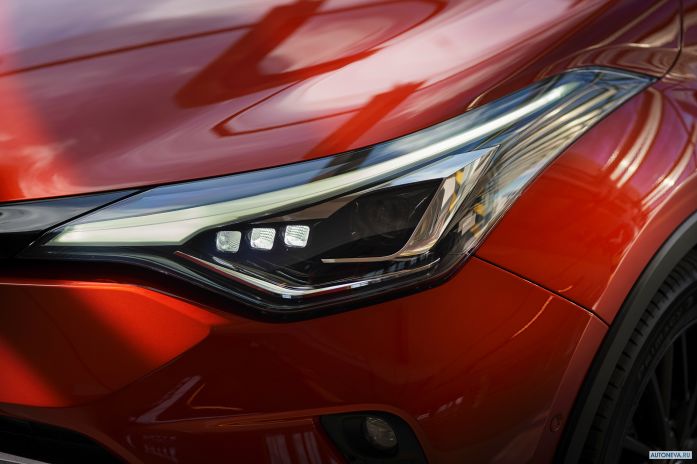 2020 Toyota C-HR Hybrid - фотография 38 из 40