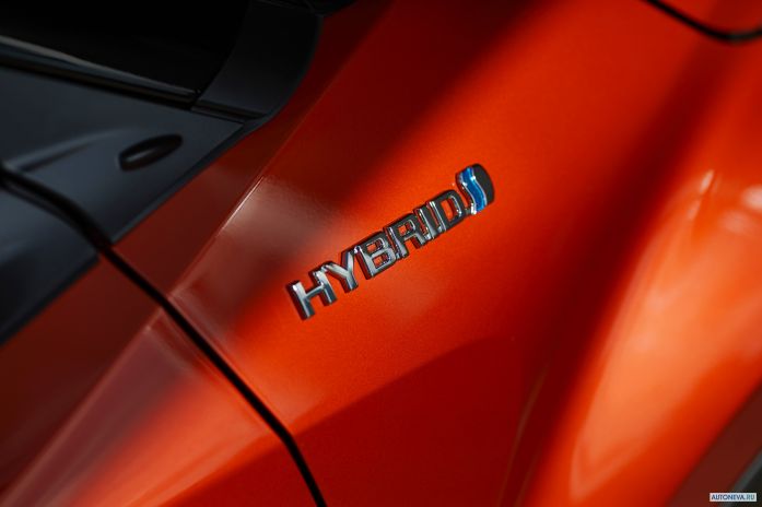 2020 Toyota C-HR Hybrid - фотография 39 из 40