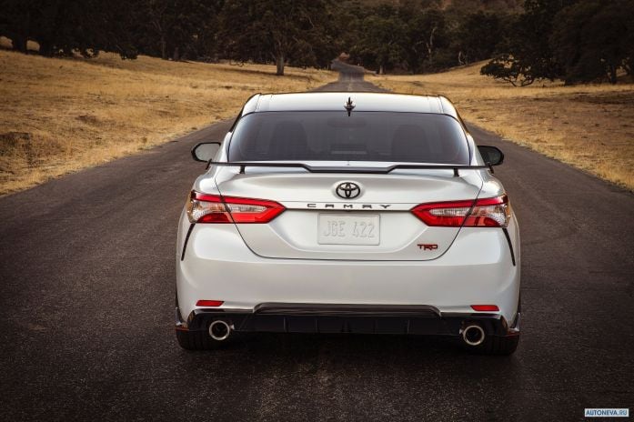 2020 Toyota Camry TRD - фотография 5 из 11