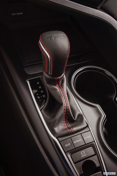 2020 Toyota Camry TRD - фотография 7 из 11