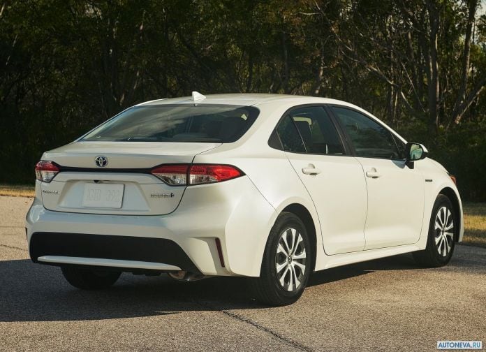 2020 Toyota Corolla Hybrid US-version - фотография 17 из 34