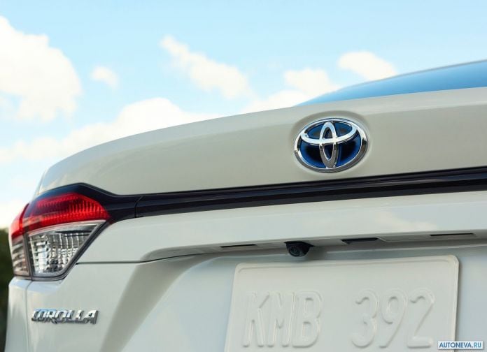 2020 Toyota Corolla Hybrid US-version - фотография 33 из 34